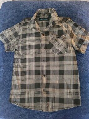 Bold Blue Grey Plaid Short Sleeve Button-Up Shirt - Black & Gray